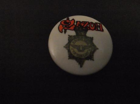 Saxon Britse heavymetalband ( wit) met Wing,